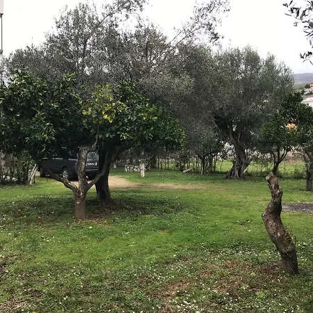 3 Hotel Himare